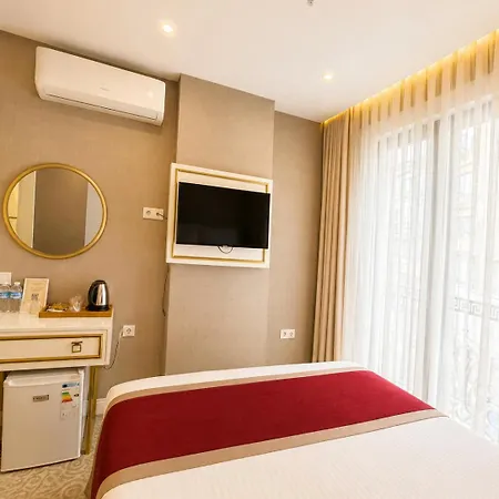 מלון M R B E Y A Z Boutique Nisantasi 4*