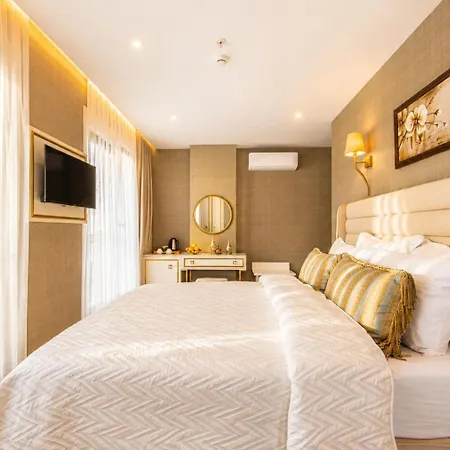 M R B E Y A Z Boutique Nisantasi מלון 4*