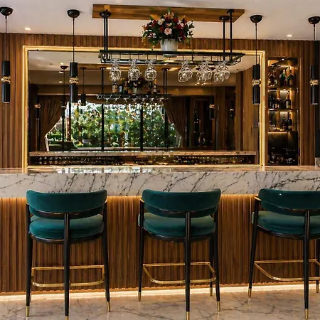 מלון M R B E Y A Z Boutique Nisantasi 4*