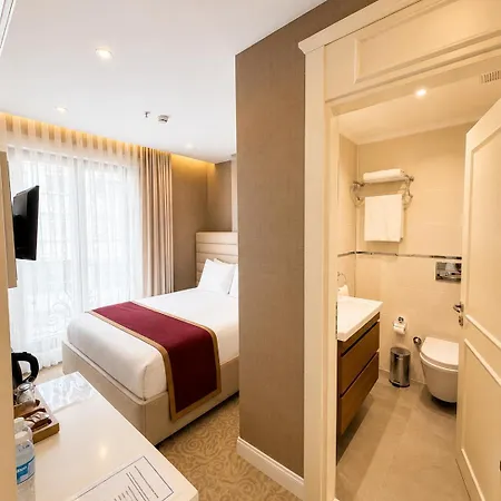 M R B E Y A Z Boutique Nisantasi 4*
